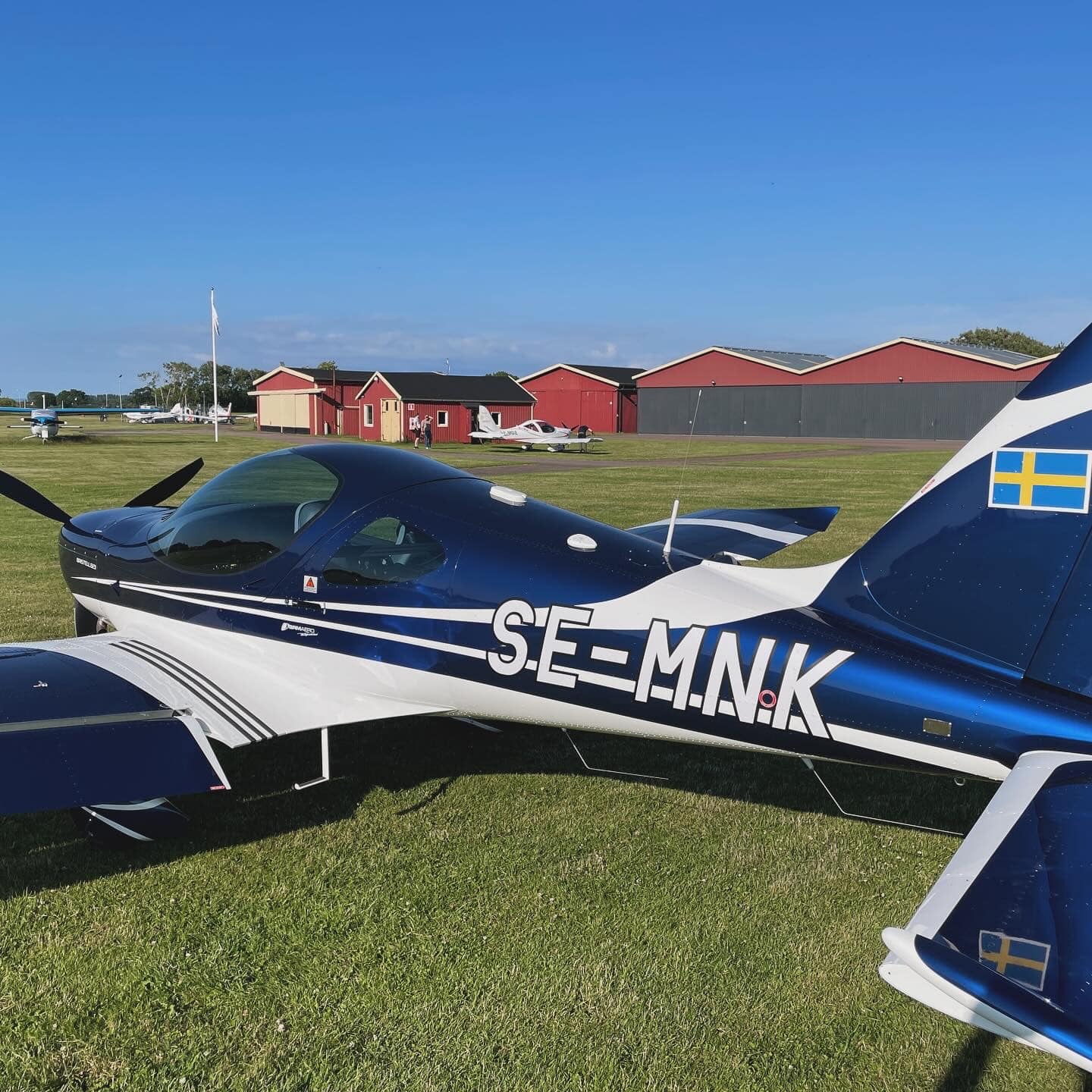 Bristell cockpit med glasavionik